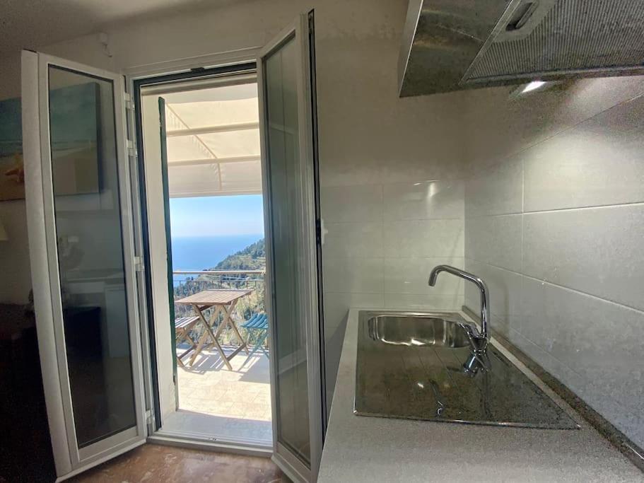 Vila La Finestra Sul Mare A Drignana Vernazza Exteriér fotografie